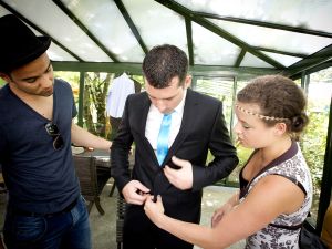 habillage marié famille